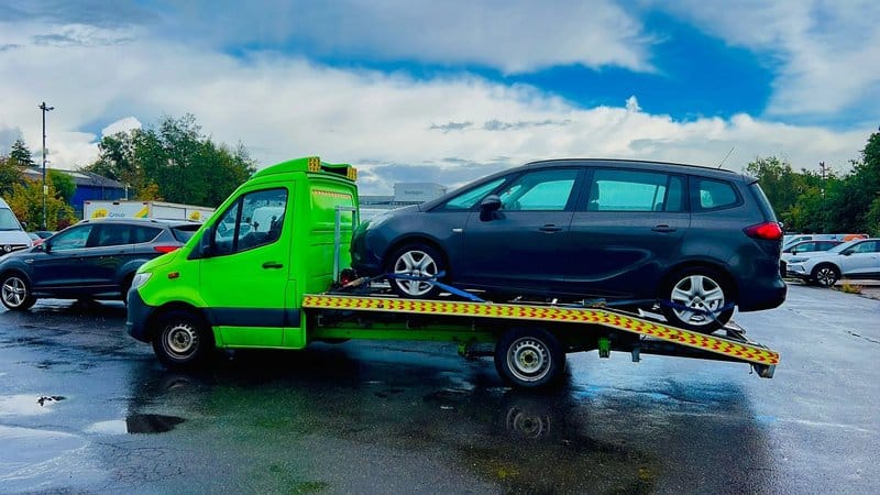 Towing service Bristol to garages or nationwide